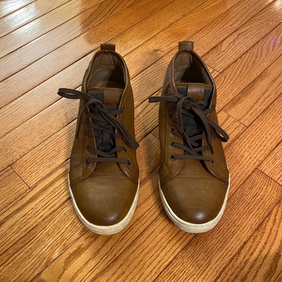 Apt. 9 Other - Apt. 9 Brown Leather Lace Up Sneakers